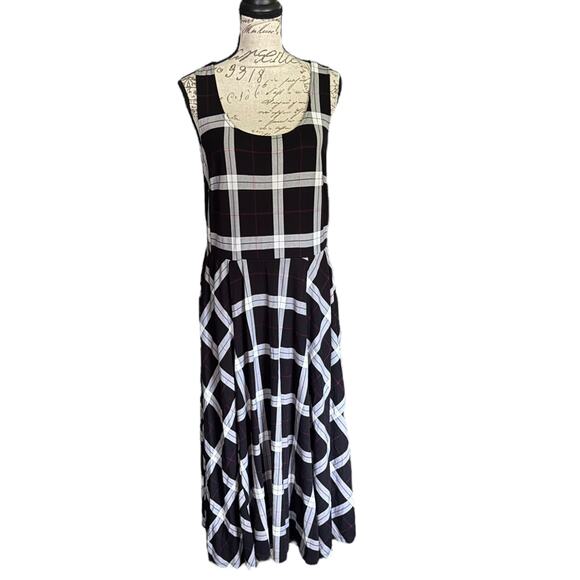 Torrid Black White Midi Studio Luxe Ponte Dress Size 1 1X - Picture 1 of 5